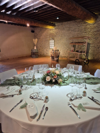 Mariage du 28 Juin 2025 - Mariage dans notre Salle Authentique Beaujolais | Domaine de la Croix Rochefort