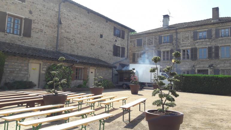 Mariage N&A avec cérémonie laïque | Domaine de la Croix Rochefort