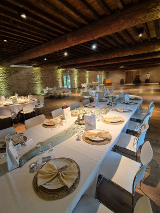 Mariage 2025 - Réception dans notre Salle de réception pour mariage et séminaire en plein cœur du Beaujolais | Domaine de la Croix Rochefort
