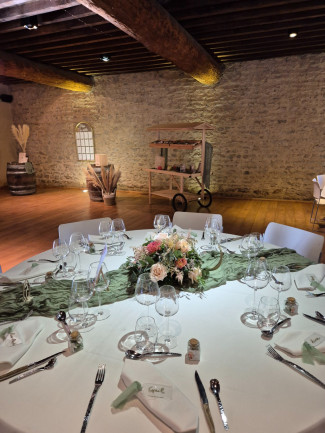 Mariage du 28 Juin 2025 - Mariage dans notre Salle Authentique Beaujolais | Domaine de la Croix Rochefort